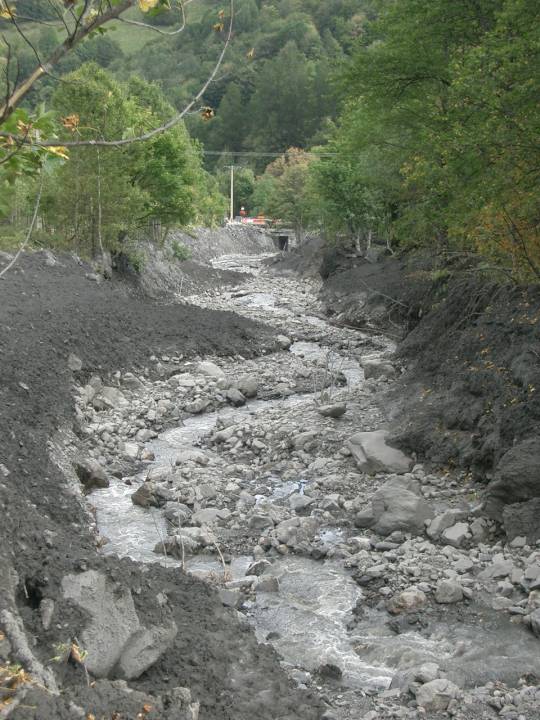 8 le lit du rio benoit vers l'aval 